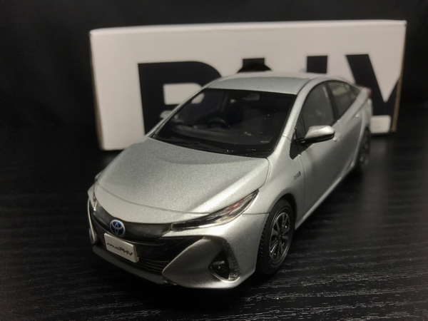 非売品 1/30 トヨタ プリウス PHV シルバーメタリック 1F7 ③ カラーサンプル 即決