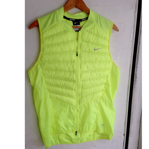 NIKE ナイキ ダウンベスト ネオンイエロー エアロロフト ランニング ゴルフ NIKE ナイキ ダウンベスト ネオンイエロー エアロロフト NIKE エアロ
