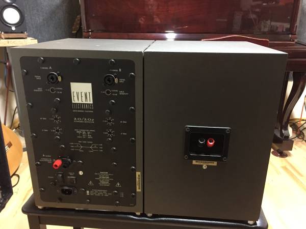 EVENT 20/20p パワードモニターペア