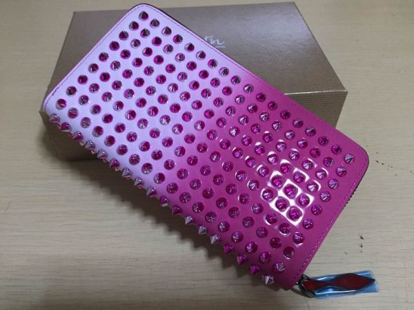 新品Christian Louboutin クリスチャンルブタン ピンクカラースタッズ 長財布