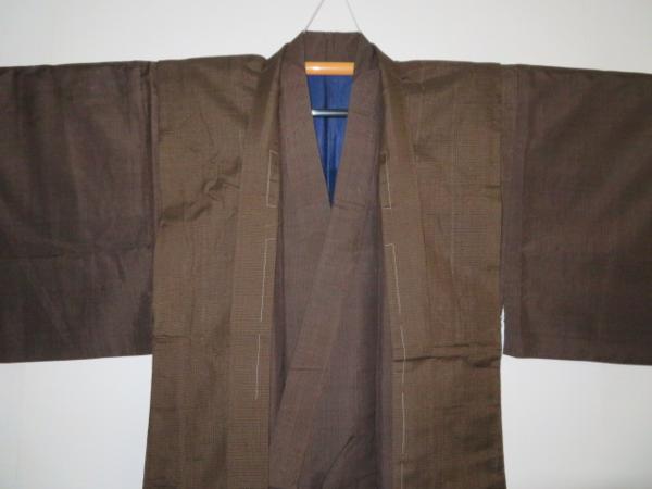 壱0962 本絹西陣織平織お召 男着物と袖無羽織 裄67丈142К茶と格子