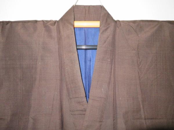 壱0962 本絹西陣織平織お召 男着物と袖無羽織 裄67丈142К茶と格子