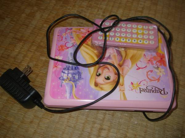 ●ディズニーラプンツェル 7インチポータブルDVDプレーヤー DY-RP701●