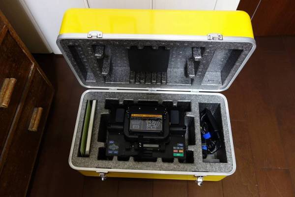 FUJIKURA 高機能光ファイパ融着接続機 FSM-40PM 品(その他)|売買されたオークション情報、yahooの商品情報をアーカイブ公開 ...