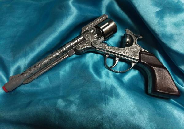 スペイン製 GONHER 金属製8連火薬銃 中折れリボルバー 花火銃 駄菓子屋