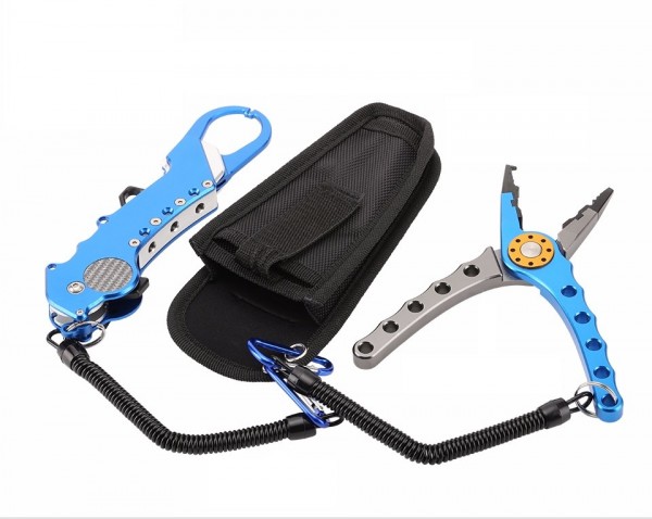 送料無料フィッシュグリッププライヤー ブルー 折りたたみキャッチャーグリッパーホルダーシーバス魚掴み器ヒラメマゴチ青物カラビナ人気