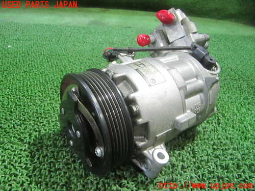 1UPJ-27766025]BMW120i E87(UD20)エアコンコンプレッサー 中古