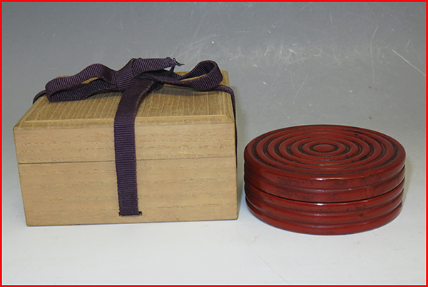 ◆[茶禅]茶道具　香合「時代堆朱渦巻文丸香合」桐箱