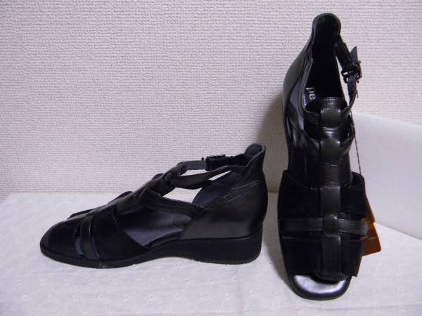 *。＋【 Pedala by asics 】◆黒の革サンダル（２４ｃｍ）