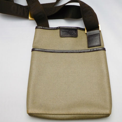 フェラガモ ショルダーバッグ 斜め掛け ブラウン系