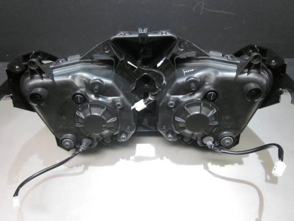 YZF-R25 純正ヘッドライトASSY/美品」RG10Jモビスター＃140