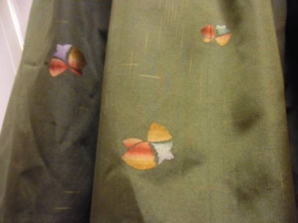 着物リメイク50～上品な色合いのぼかしの紬からギャザースカート～♪蝶々の刺繍～♪裏地をつけてお仕立てしました