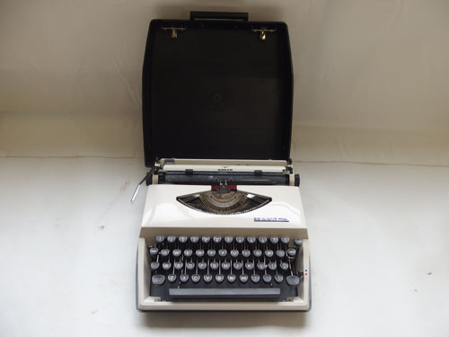 ♪【Olivetti/Lettera DL/英文タイプライター/オリベッティ