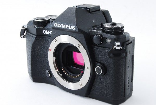 ★ショット数33!★ OLYMPUS　オリンパス OM-D E-M5 Mark II ボディ ★新品級!★ 177842
