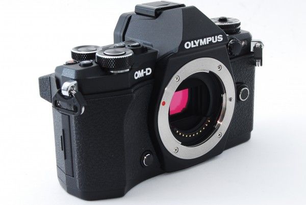★ショット数33!★ OLYMPUS　オリンパス OM-D E-M5 Mark II ボディ ★新品級!★ 177842