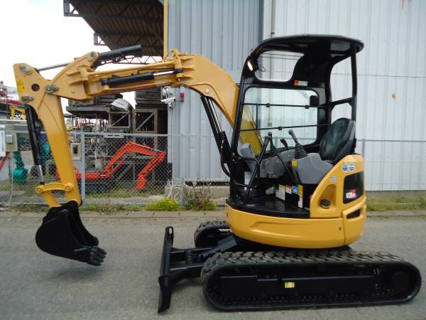 CAT 030SR ミニ油圧ショベル 2012年 2000時間 平成24年 3tクラス 小 