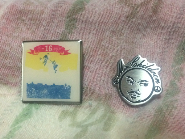 Mr.Children ピンバッジ☆会場限定 銀テープ ミスチルくん 箒星