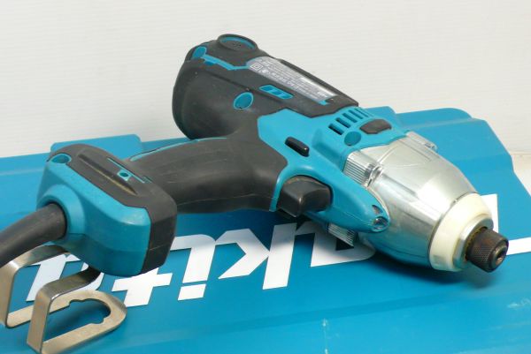 makita マキタ TD0220 インパクトドライバコード式 100V(3803)