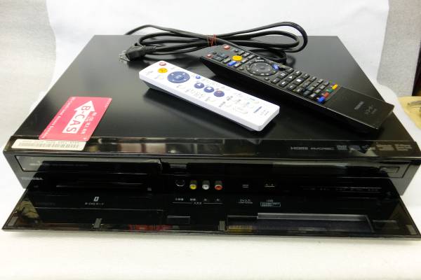ブルーレイ ☆ 東芝 HDD＆BLU-RAY DVD RECORDER RD-BZ700 リモコン付