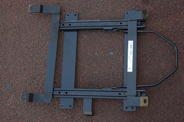 200系ハイエース レカロ RECARO 右側 運転席側 シートレール ローポジション T263 T263SRis JURAN JTS-SV タニダ