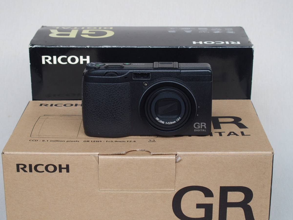 大特価放出 □わけあり実用品□RICOH GR DIGITAL初代＋充電器・元箱