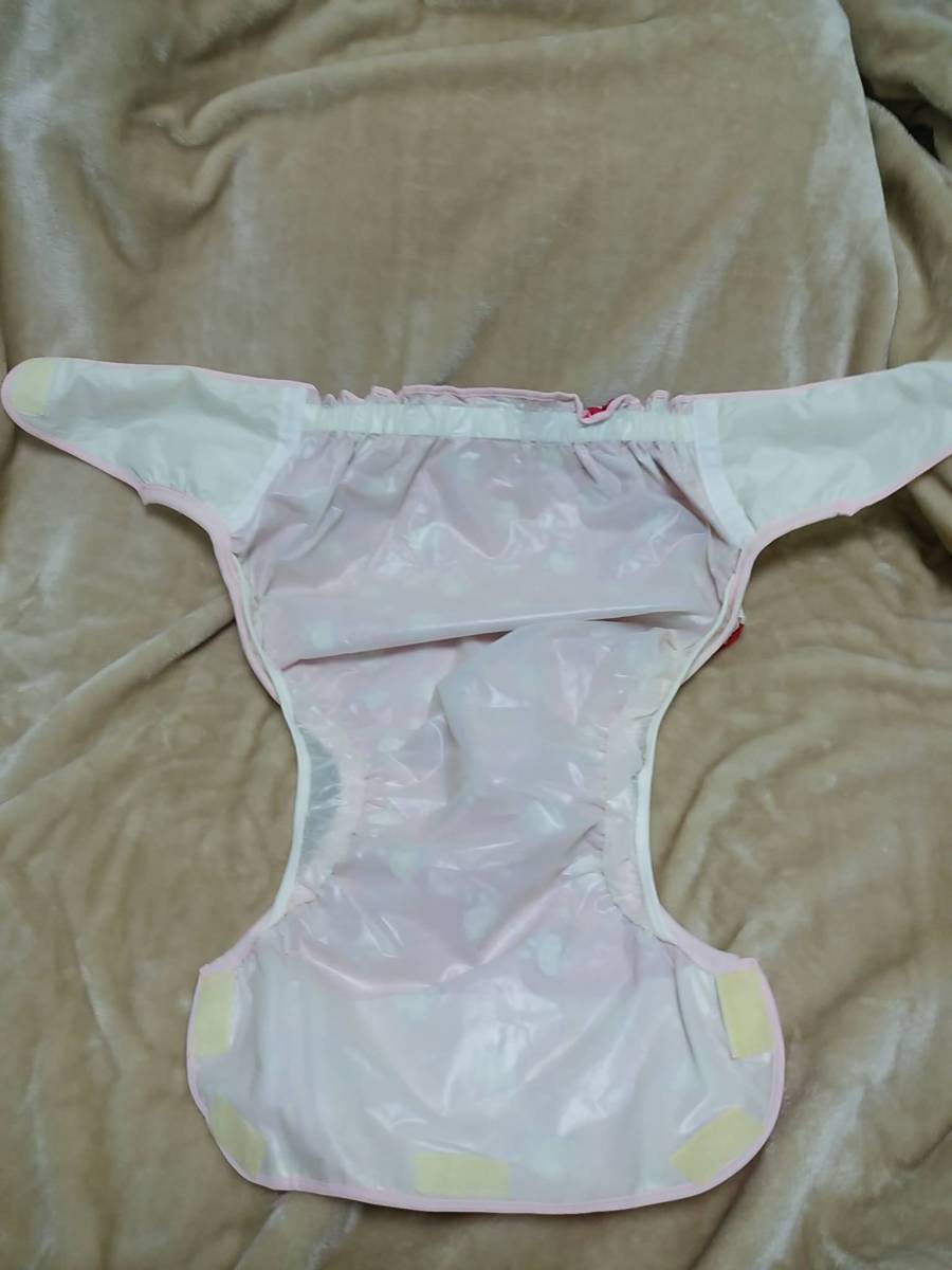 大人用　おむつカバー　キティー柄布おむつ