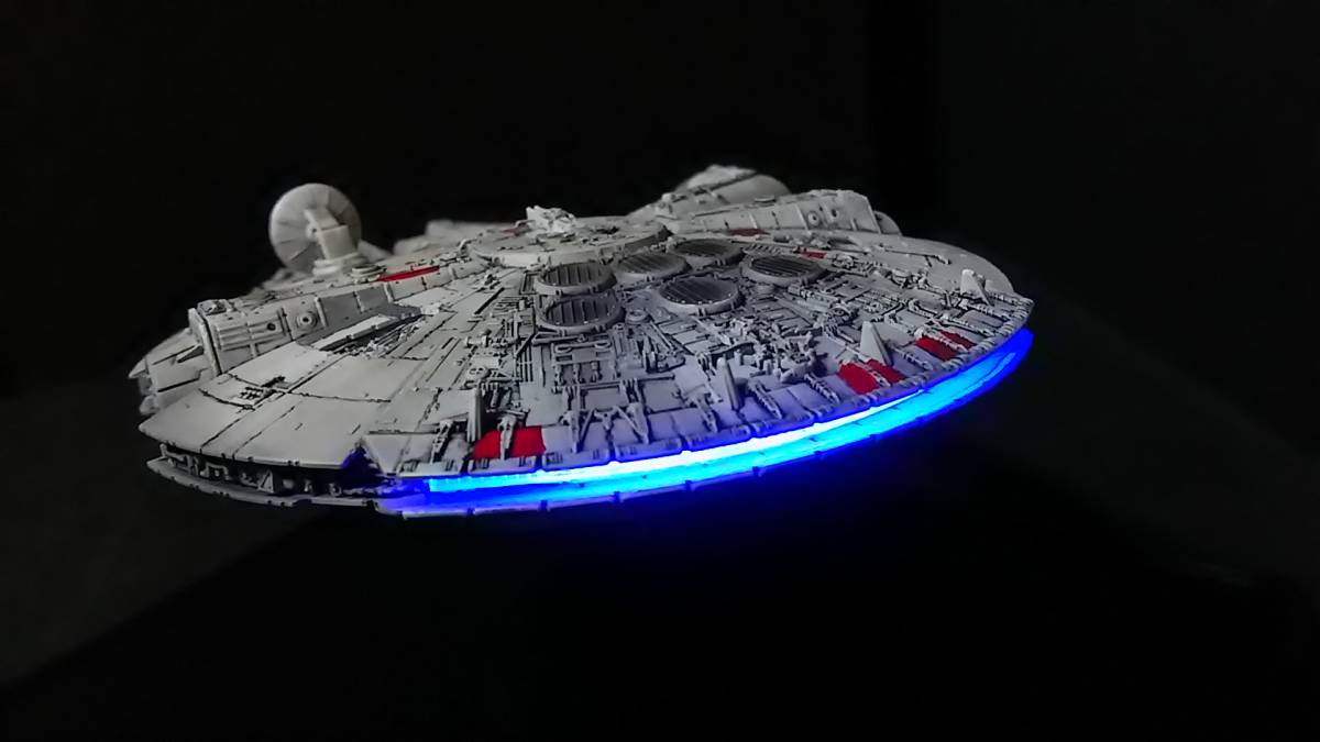 ミレニアムファルコン　ビークルモデル　STAR WARS　塗装完成品 電飾改修　メインエンジン　ヘッドライト点灯　ディスプレイケース　Ⅱ　管