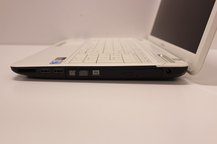 東芝 daynabook T350⁄46BW 型番PT35046BSFW 美品 現状 dynabook T350 
