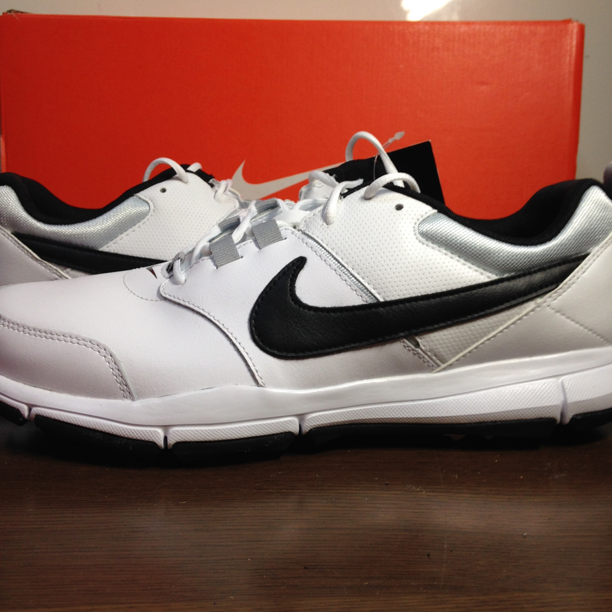 NIKE PIONEER ナイキ パイオニア スパイクレス ゴルフシューズ 04702 100 US7 25.0cm　