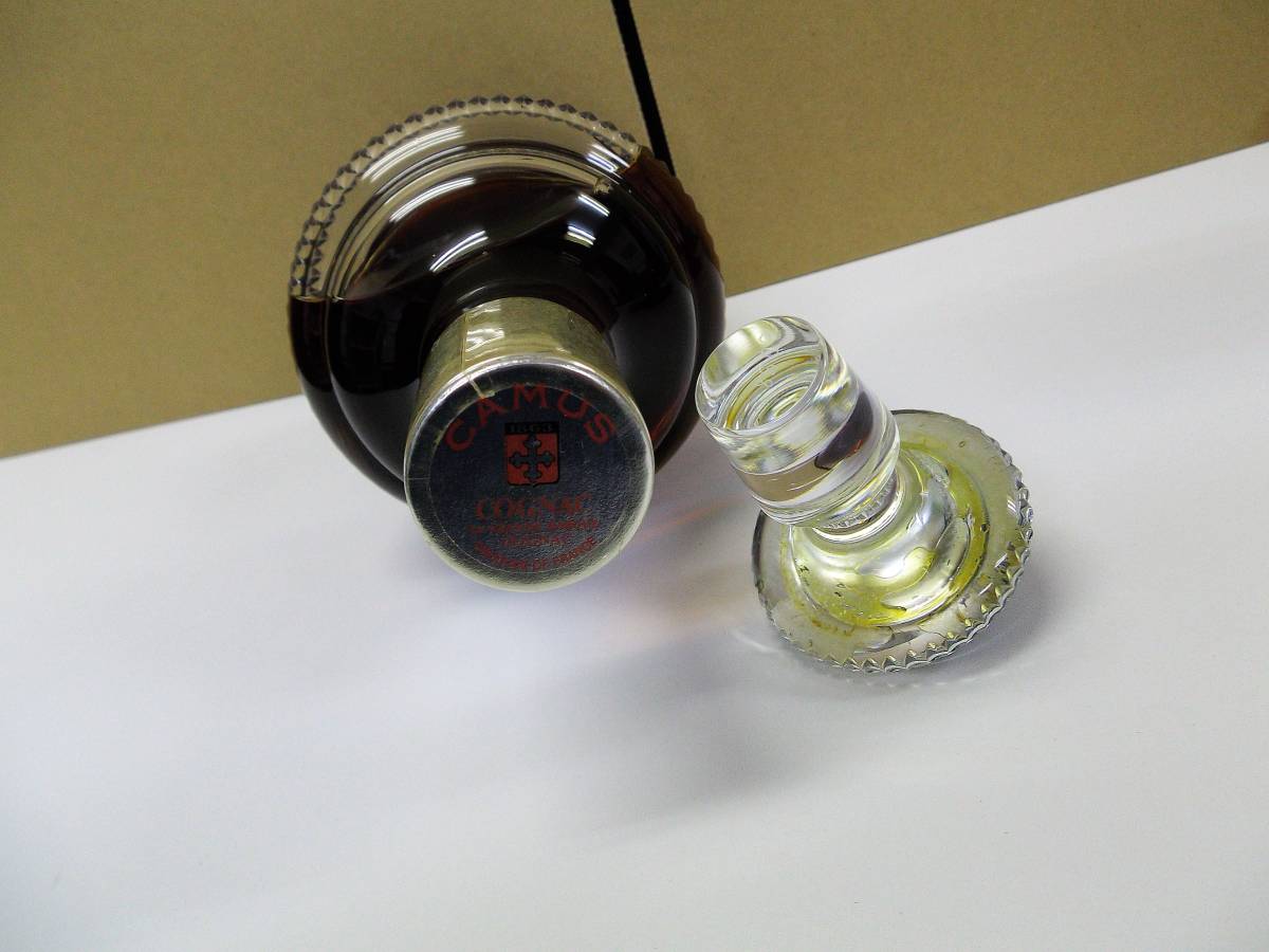 H55古酒 CAMUS SILVER BACCARAT COGNAC シルバートップ バカラ 700ml