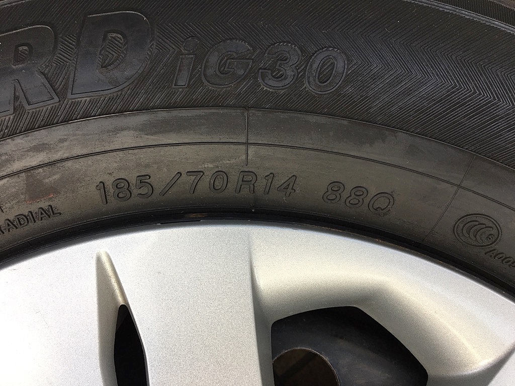 ホンダ 14インチスタッドレスタイヤ スチールホイール 185/70R14