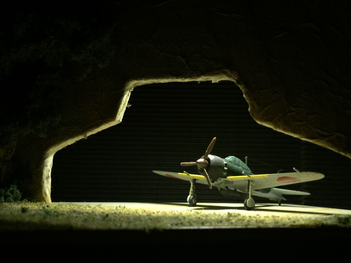 1/144 大戦機シリーズ 掩体号付きジオラマケース 技Mix F-toys SWEET