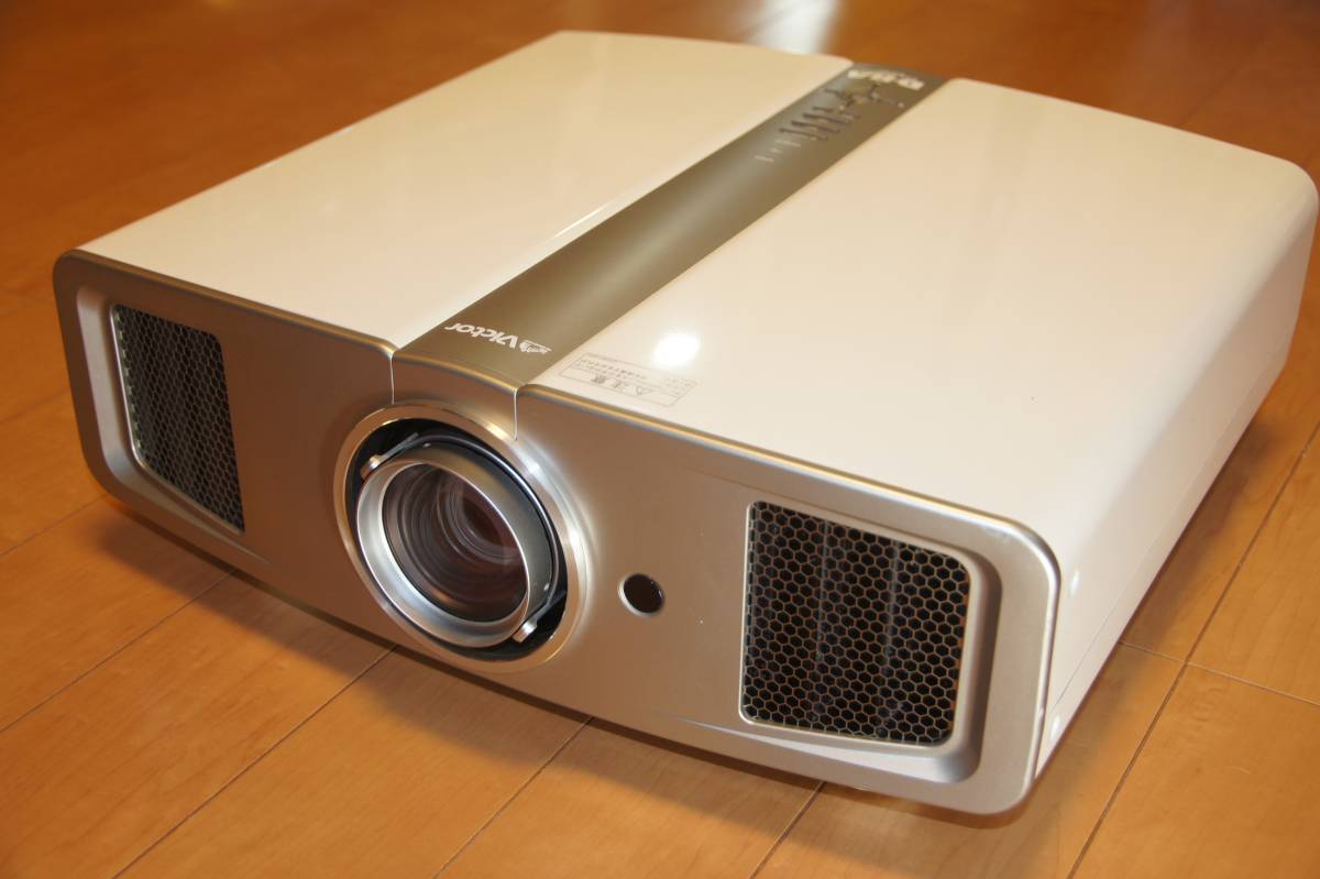 D-ILAホームシアタープロジェクター Victor・JVC DLA-HD1 DLA-HD1-W