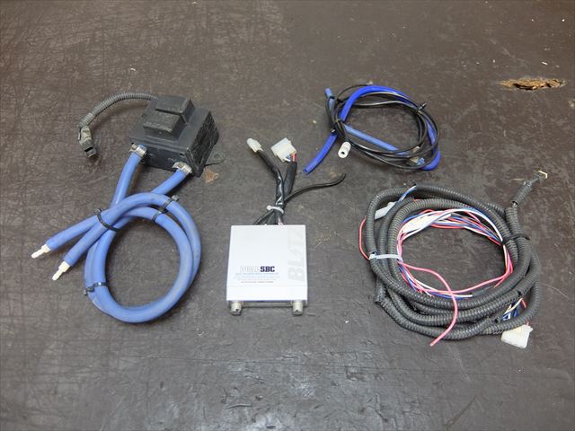 ＢＬＩＴＺブリッツ　ＤＵＡＬ－ＳＢＣブーストコントローラー　中古の100円～♪