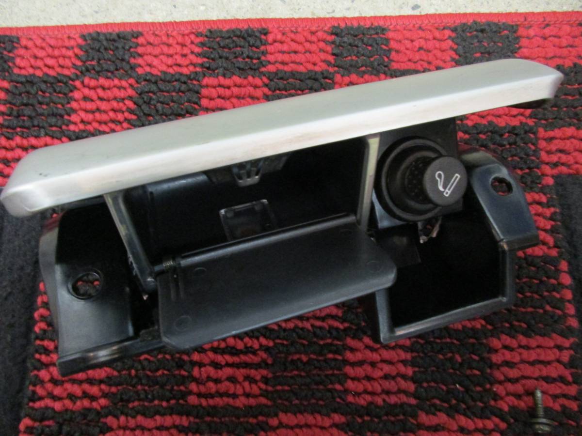 アルファロメオ 156 JTS 灰皿 中古品 自動車、オートバイ パーツ