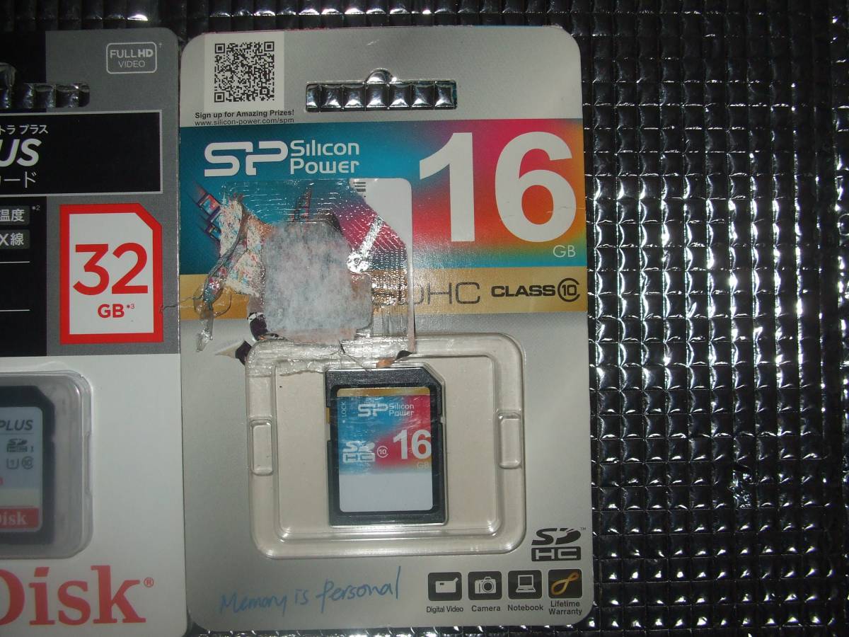 サンディスク　ウルトラプラスSDHC32GBUHS-Iカード1枚（はがれあとあり）＋シリコンパワーSDHC16GB1枚（箱つぶれあり）＋電池付_2