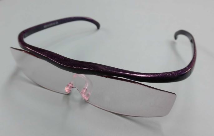 ◆訳あり◆ハズキルーペ　コンパクト　カラーレンズ　1.32倍　紫　新品 　SAMPLE　サンプル　ブルーライトカット　スマホ、パソコンに　