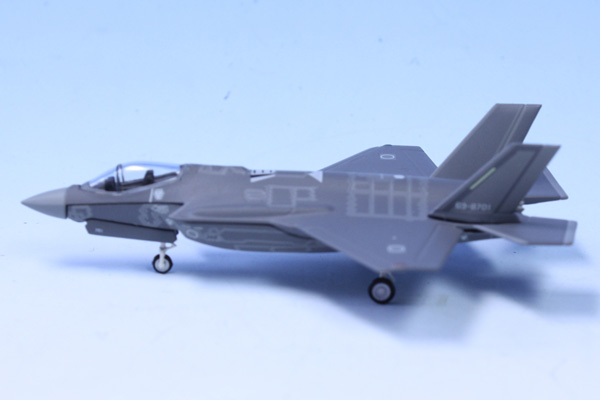 ヘルパウイングス 1/200 F-35A Lightning II 航空自衛隊 69-8701 F-35A