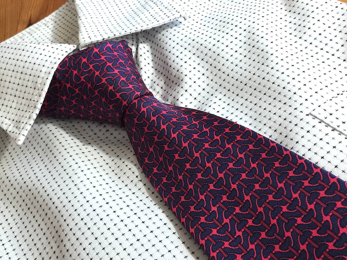 y◇超美品◇フランス製◇HERMESエルメス 総柄シルクネクタイ