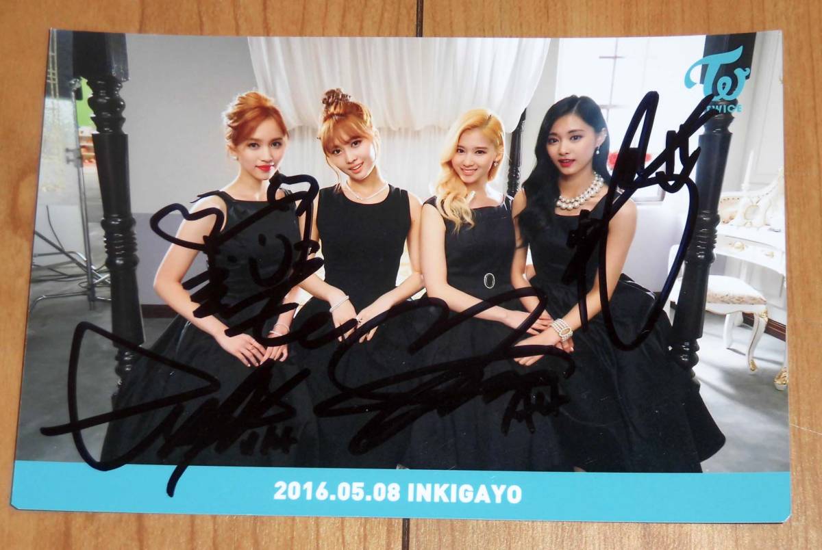 サナ ミナ モモ ツウィ Twice 韓国音楽番組 公開放送観覧記念カード 直筆サイン サイン 売買されたオークション情報 Yahooの商品情報をアーカイブ公開 オークファン Aucfan Com