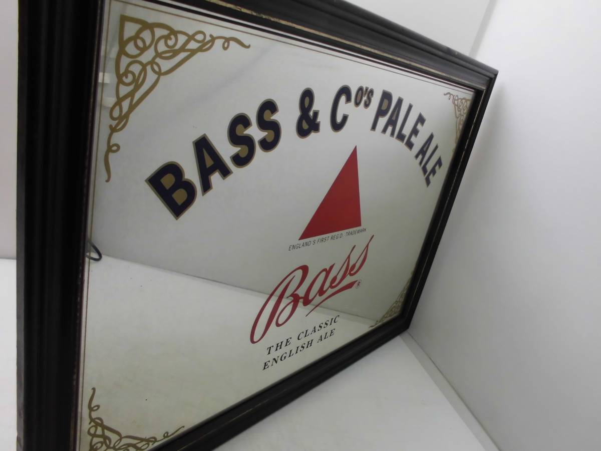 中古★　看板　Bass バスペールエール 　THE CLASSIC ENGLISH ALE ミラー風 飾り 壁掛け ビール サイズ：約 H53cmXW73cmX厚さ2cm　約3.7kg
