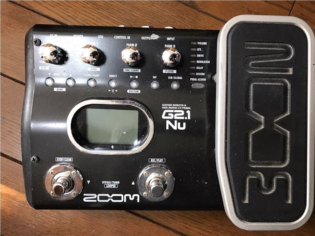 電化】ZOOM（ズーム） マルチエフェクター G2.1Nu ケース付き 中古品
