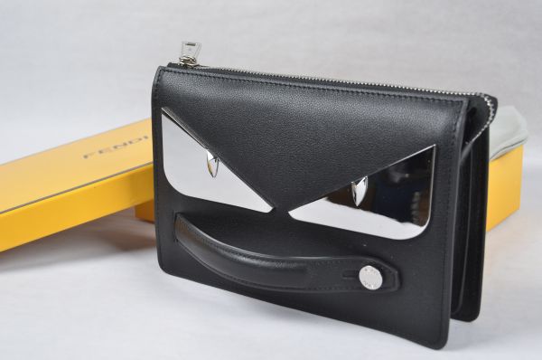 最終値下げ　美品　FENDI モンスター クラッチバッグ レザー 8M0363 フェンディ モンスター クラッチバッグ ブラック 黒 カーフレザー