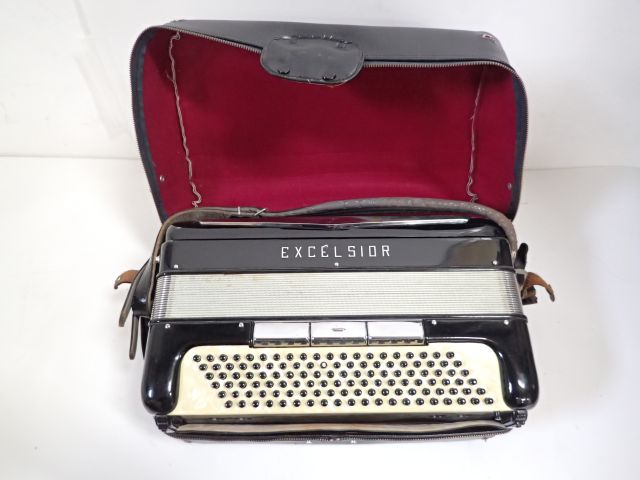 □高級□EXCELSIOR PROFESSIONAL Model 940 アコーディオン 象牙