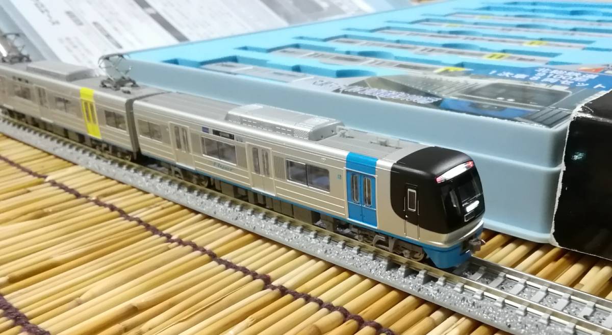 北総鉄道9100形 A6081 8両セット 1次車 | マイクロエース 1次車が入線