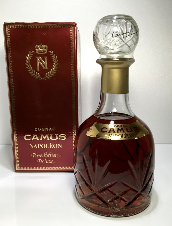 CAMUS カミュ クリスタルボトル 専用箱付き ☆~古酒 CAMUS カミュ クリスタル ナポレオン 700ml 箱付き~☆ カミュ