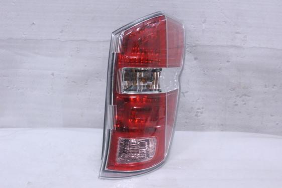 82-639☆美品 前期☆RK1 RK2 ステップワゴン☆右テールライト P8895