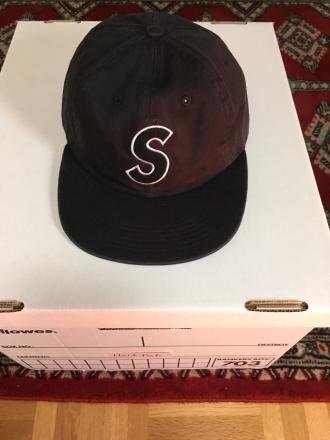 お得，定番人気 supreme シュプリーム 18ss Felt S Logo 6-Panel cap キャップ ブラック(帽子)｜売買されたオークション情報、yahooの商品情報をアーカイブ公開 - オークファン 服飾小物