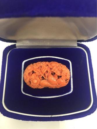 珊瑚 ルース 花模様 ひまわりモチーフ 帯留めや和装小物などに 10.1g 福白子