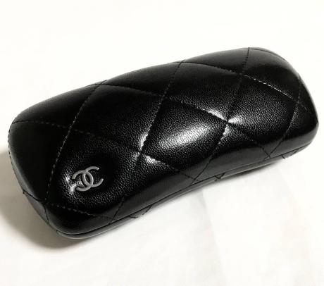 シャネル マトラッセ CHANEL チェーンショルダーバッグ メガネケース 